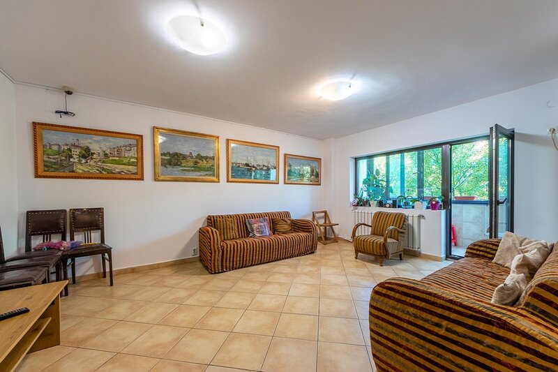 Aviatiei, apartament 4 camere, decomandat + loc ADP.