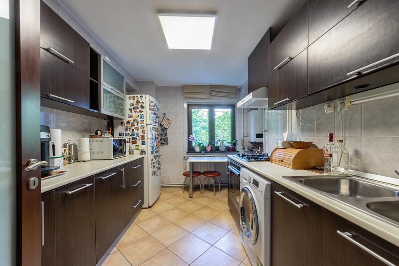 Aviatiei, apartament 4 camere, decomandat + loc ADP.